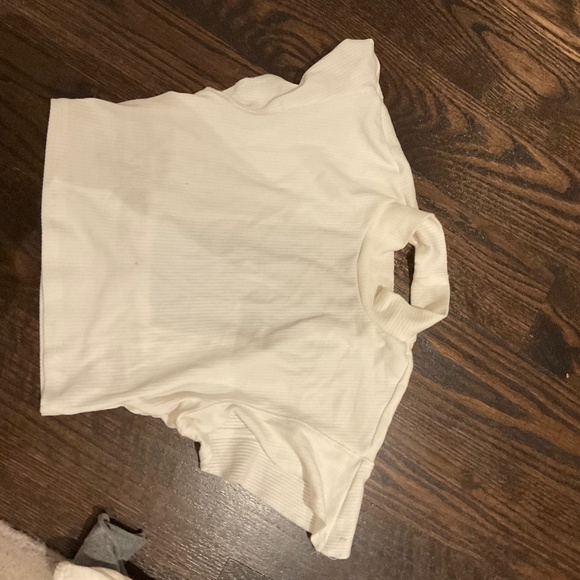 Urban Outfitters Turtle neck Top - Picture 1 of 3